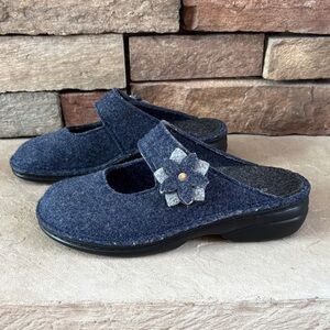 Finn Comfort sz 38 EU blue wool slip on clogs with flower made in Germany